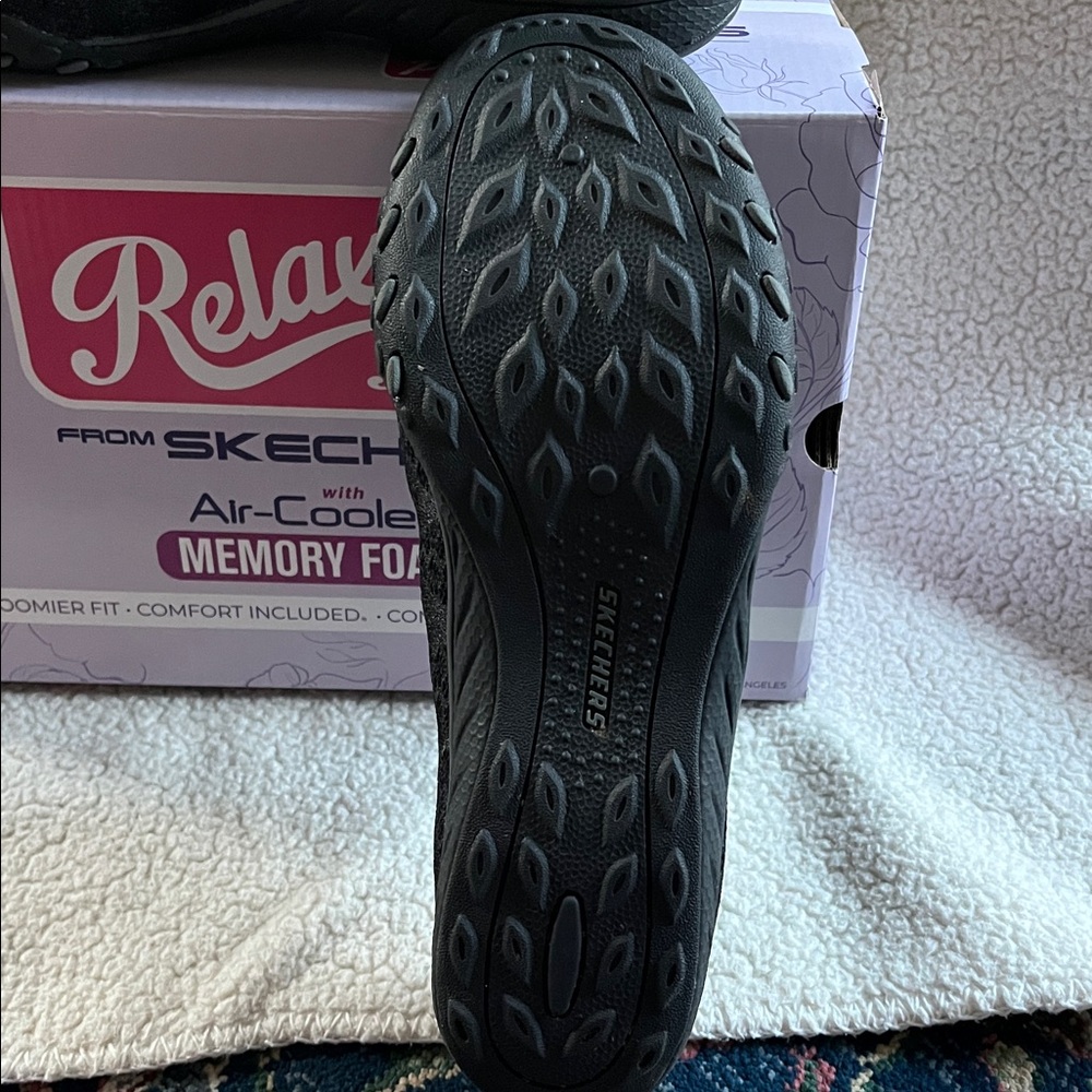 Skechers Black Women's Sneakers - Picture 2 of 3